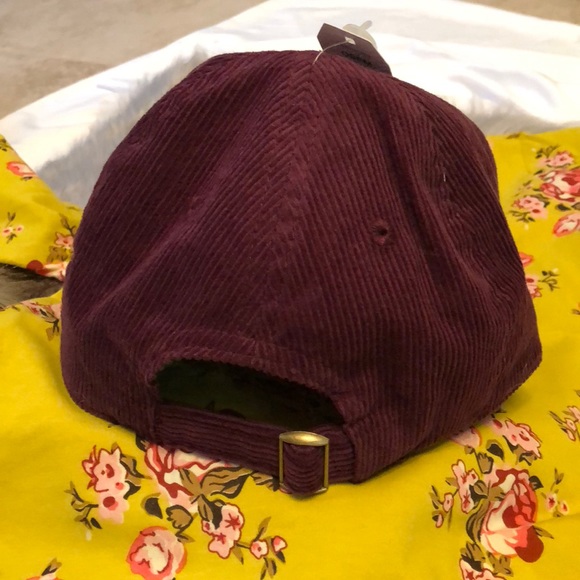 Burgundy corduroy Women’s cap - Picture 4 of 4